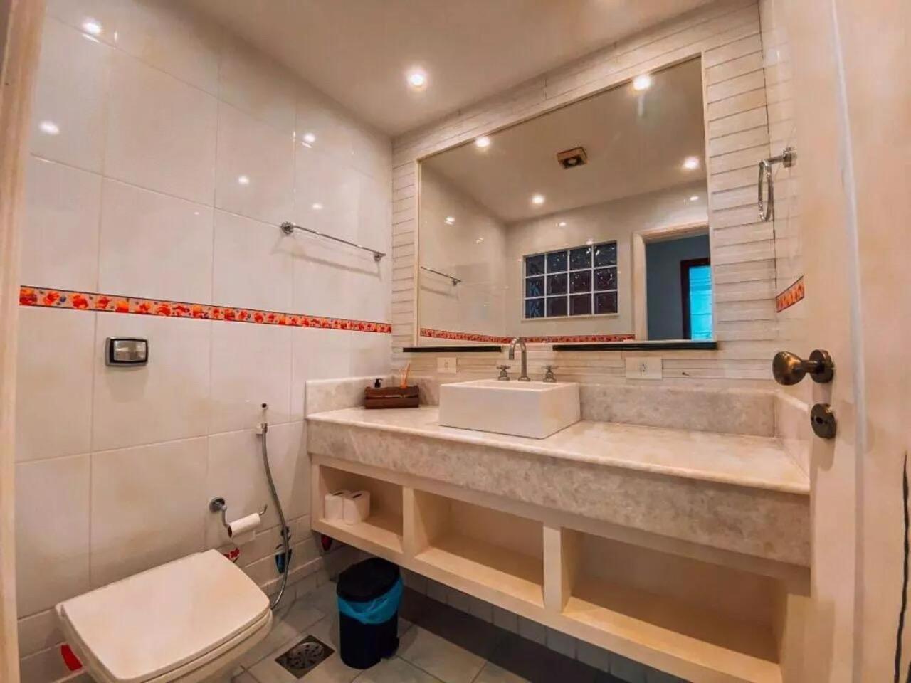 Apartamento Duplex De Cinema Frontal Mar